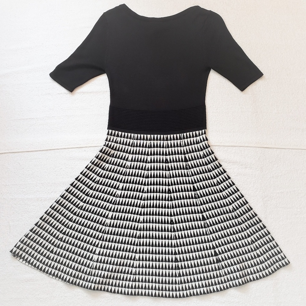 Xhilaration Dress - Picture 3 of 4